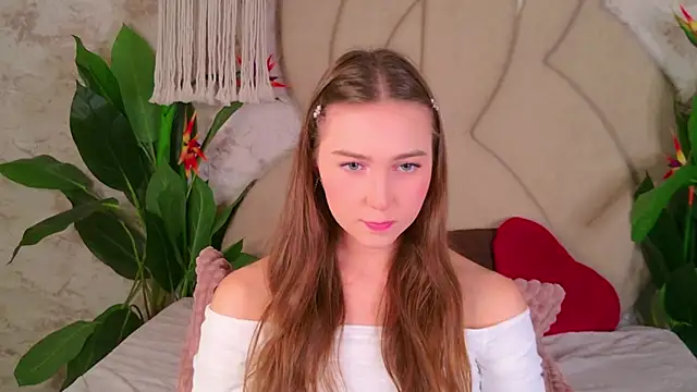 Snapshot of OliviaLay chatting on November 13, 11:42 am OliviaLay online show from November 13, 11:42 am