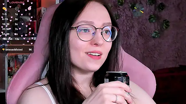 Snapshot of power_robynn chatting on July 9, 3:49 pm power robynn online show from July 9, 3:49 pm