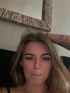 Snapshot of EllieEllxx chatting on October 11, 12:26 pm EllieEllxx online show from October 11, 12:26 pm