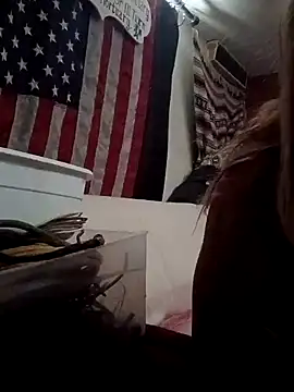 Snapshot of Queen2454 chatting on May 2, 6:35 pm Queen2454 online show from May 2, 6:35 pm