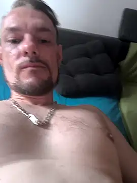 Snapshot of PURE24HATE chatting on October 17, 1:35 pm PURE24HATE online show from October 17, 1:35 pm