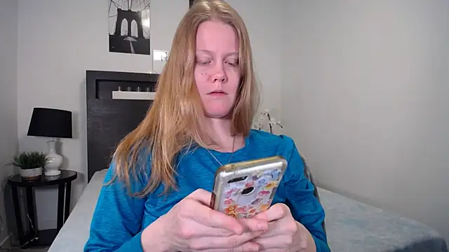 Snapshot of naughtyfox89 chatting on March 3, 3:12 am naughtyfox89 online show from March 3, 3:12 am