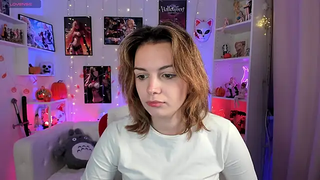 VioletteRose online show from October 12, 5:56 pm
