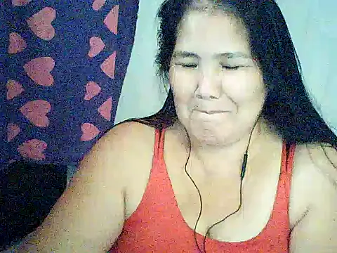 Snapshot of milagrose_rose chatting on June 11, 1:49 am milagrose rose online show from June 11, 1:49 am