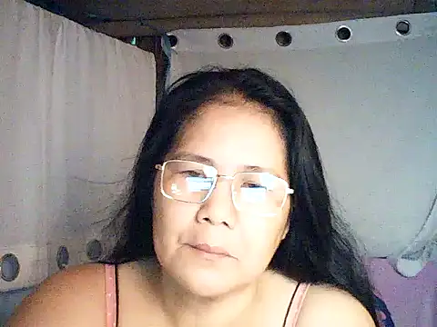 Snapshot of milagrose_rose chatting on July 5, 9:05 am milagrose rose online show from July 5, 9:05 am
