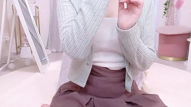 Snapshot of MAYU_cha chatting on October 12, 2:43 am MAYU cha online show from October 12, 2:43 am