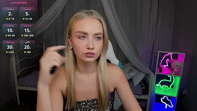 TessaGrays online show from November 18, 12:20 pm