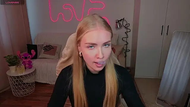 TessaGrays online show from May 12, 12:35 pm