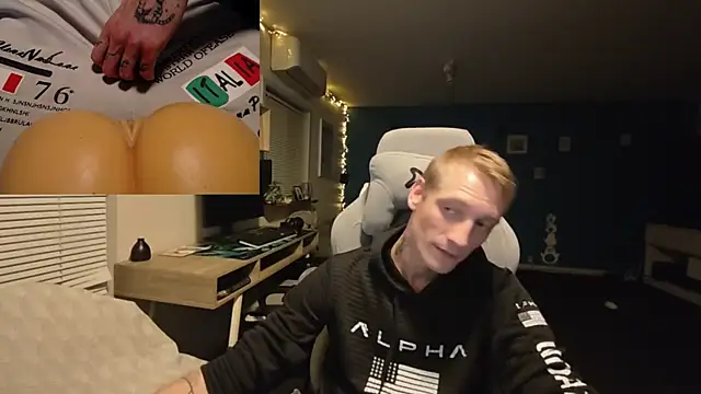 Snapshot of Firefoxdk chatting on October 9, 11:36 pm Firefoxdk online show from October 9, 11:36 pm