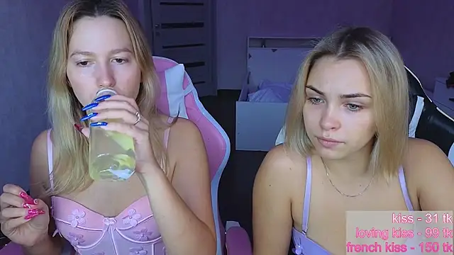 stefany and bettany online show from October 22, 1:00 pm