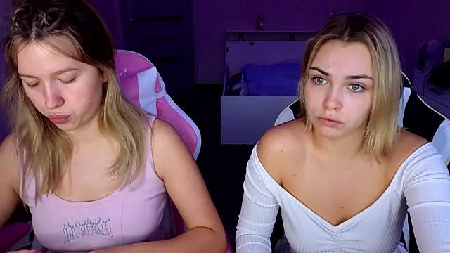 stefany and bettany online show from November 3, 1:12 pm