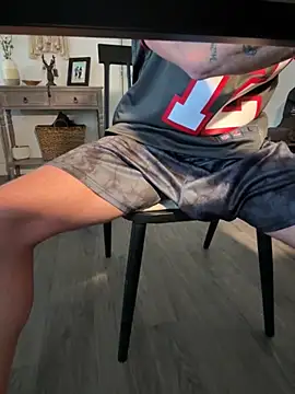 Beefkakey82 online show from November 17, 4:24 pm