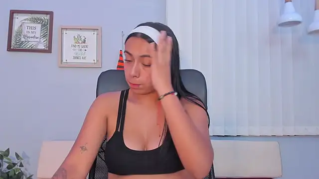 Lilo Rose online show from October 24, 7:10 pm