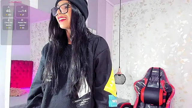 Luciaoregon online show from October 14, 2:07 pm