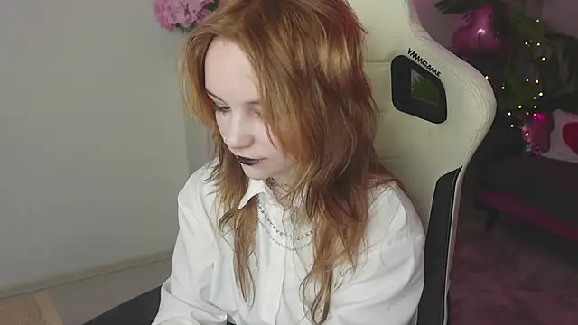 Snapshot of Staymonica chatting on February 10, 1:37 pm Staymonica online show from February 10, 1:37 pm