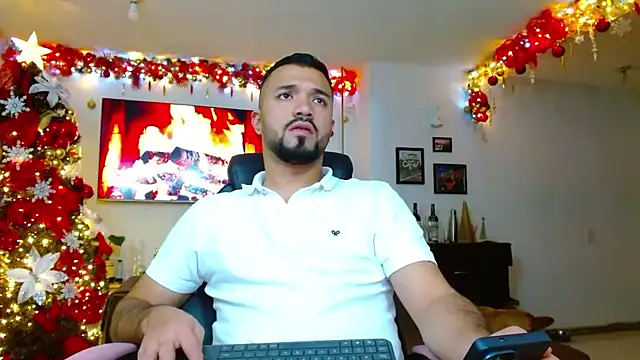 Snapshot of mathewv_ chatting on November 11, 4:45 am mathewv online show from November 11, 4:45 am