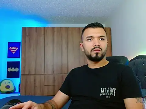 Snapshot of mathewv_ chatting on November 15, 3:26 am mathewv online show from November 15, 3:26 am