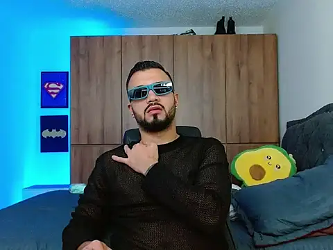 Snapshot of mathewv_ chatting on November 19, 4:12 am mathewv online show from November 19, 4:12 am