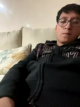 Snapshot of LAngel21 chatting on January 8, 4:48 am LAngel21 online show from January 8, 4:48 am