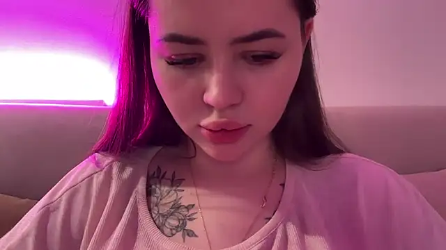 AlmaryKim online show from March 25, 8:04 pm