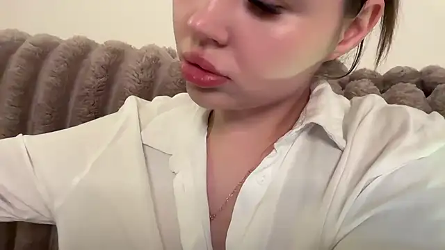 Snapshot of AlmaryKim chatting on June 4, 8:04 pm AlmaryKim online show from June 4, 8:04 pm