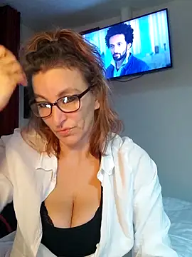 Fifi83Bell online show from December 16, 2:55 pm