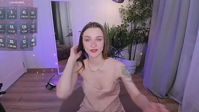 Snapshot of PollyMayer chatting on March 6, 9:11 pm PollyMayer online show from March 6, 9:11 pm