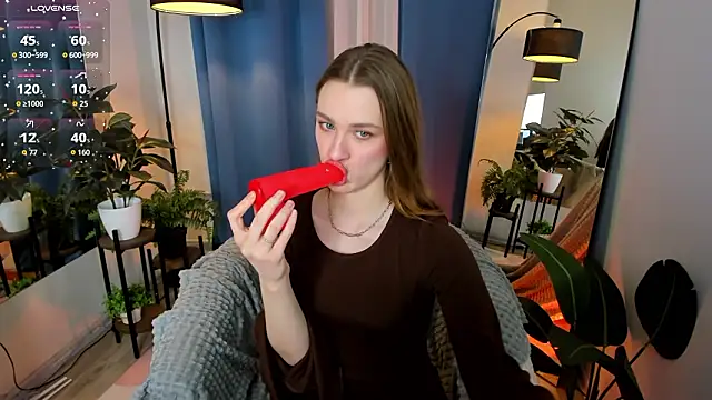 Snapshot of PollyMayer chatting on March 8, 2:04 am PollyMayer online show from March 8, 2:04 am