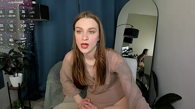 Snapshot of PollyMayer chatting on March 19, 8:46 pm PollyMayer online show from March 19, 8:46 pm