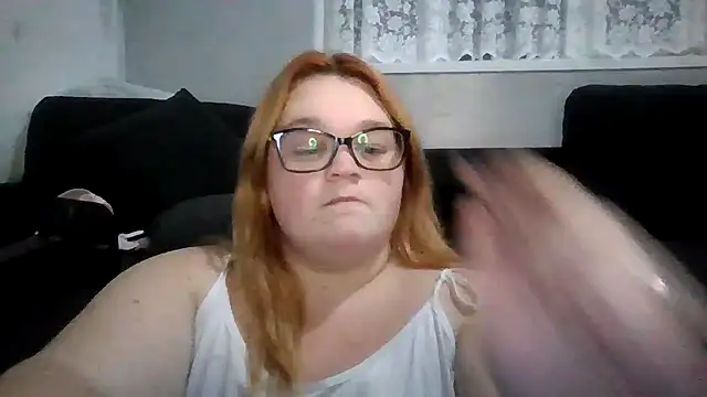 Snapshot of Curvy-AmyX chatting on October 11, 1:05 am Curvy-AmyX online show from October 11, 1:05 am