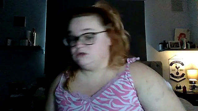 Snapshot of Curvy-AmyX chatting on October 19, 1:23 pm Curvy-AmyX online show from October 19, 1:23 pm