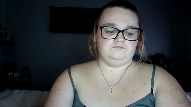 Snapshot of Curvy-AmyX chatting on October 20, 7:47 pm Curvy-AmyX online show from October 20, 7:47 pm