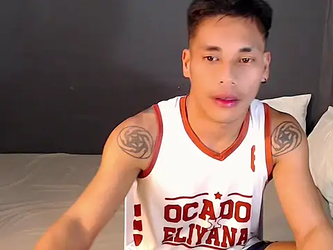 Snapshot of Cute_Lucas chatting on October 8, 4:37 pm Cute Lucas online show from October 8, 4:37 pm