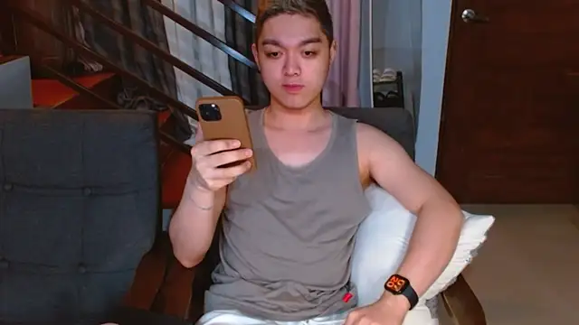 Snapshot of JayKarLo chatting on February 1, 11:20 am JayKarLo online show from February 1, 11:20 am