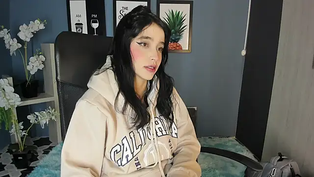 MeganR  online show from March 20, 11:15 am