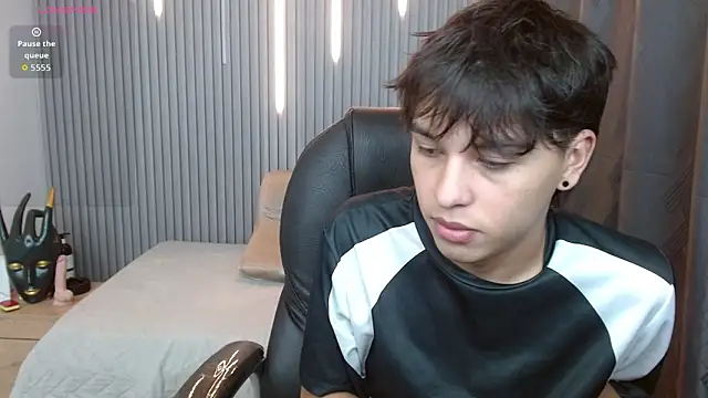 Snapshot of StiwenTwink chatting on May 2, 2:00 pm StiwenTwink online show from May 2, 2:00 pm
