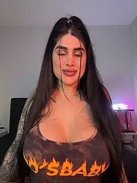 Niinarosee online show from April 20, 2:03 am