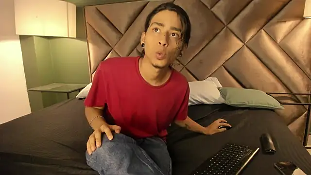 Dickie Dicking online show from November 7, 10:43 pm