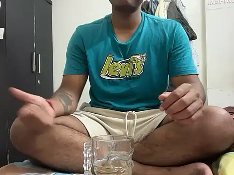 Snapshot of YourBlackBull chatting on November 24, 7:13 pm YourBlackBull online show from November 24, 7:13 pm