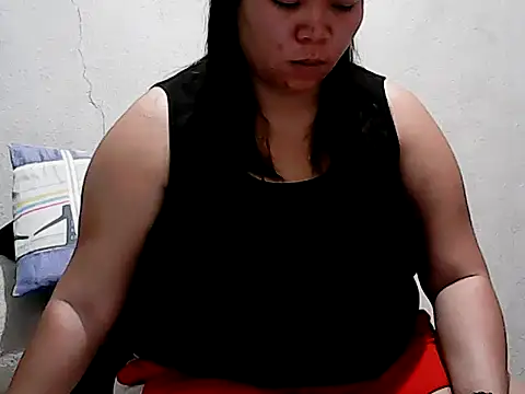 Snapshot of HornyPussie69 chatting on January 7, 12:13 am HornyPussie69 online show from January 7, 12:13 am