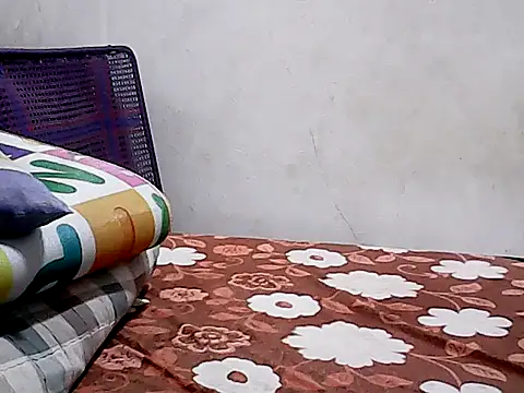 Snapshot of HornyPussie69 chatting on February 13, 12:17 am HornyPussie69 online show from February 13, 12:17 am