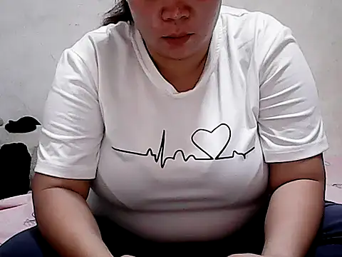 Snapshot of HornyPussie69 chatting on February 25, 12:20 am HornyPussie69 online show from February 25, 12:20 am