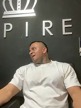 Snapshot of ZEUS-KING chatting on October 1, 8:37 pm ZEUS-KING online show from October 1, 8:37 pm