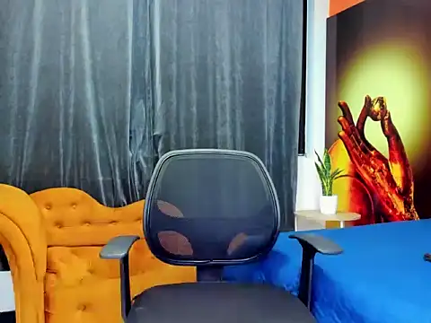 Snapshot of ZEUS-KING chatting on October 7, 5:59 am ZEUS-KING online show from October 7, 5:59 am