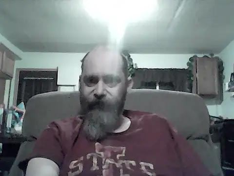 Snapshot of crazyheratic8 chatting on February 14, 1:57 am crazyheratic8 online show from February 14, 1:57 am