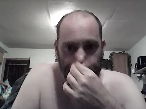 Snapshot of crazyheratic8 chatting on February 23, 2:31 am crazyheratic8 online show from February 23, 2:31 am