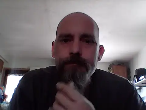 Snapshot of crazyheratic8 chatting on February 28, 4:19 pm crazyheratic8 online show from February 28, 4:19 pm