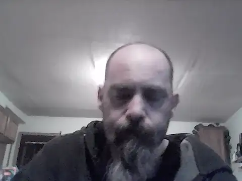Snapshot of crazyheratic8 chatting on March 17, 1:21 am crazyheratic8 online show from March 17, 1:21 am