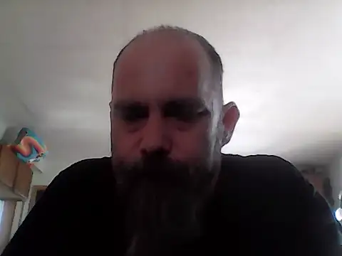 Snapshot of crazyheratic8 chatting on March 18, 4:10 pm crazyheratic8 online show from March 18, 4:10 pm