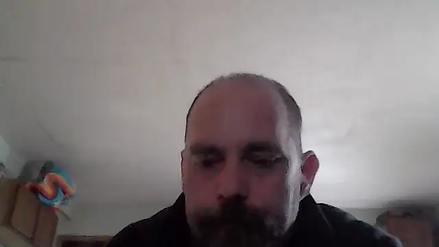 Snapshot of crazyheratic8 chatting on March 31, 2:39 pm crazyheratic8 online show from March 31, 2:39 pm
